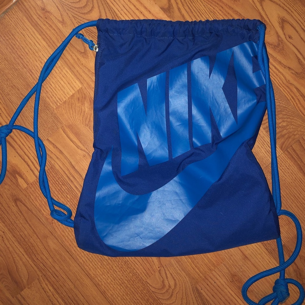 Blue Nike drawstring bag